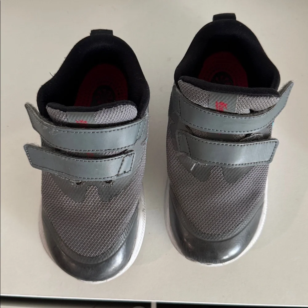 Nike Kids Gray and‎ Pink Sneakers